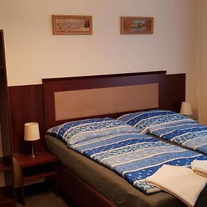 Camera con letto king size